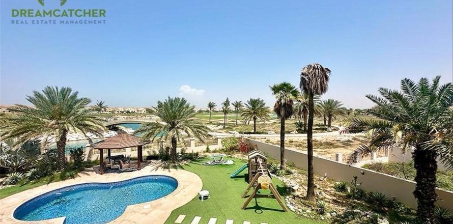 Вилла с 4 спальнями в Al Hamra Village, ОАЭ №34233