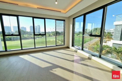 7 bedrooms Villa in Dubai, UAE No. 216052