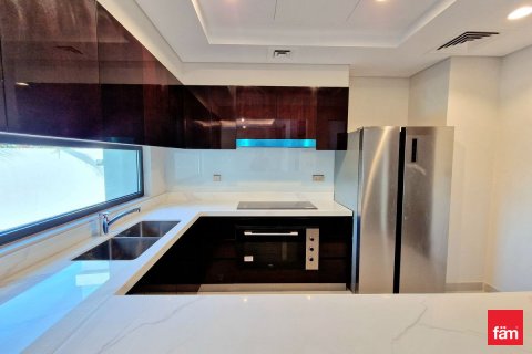 7 bedrooms Villa in Dubai, UAE No. 216052 12