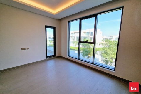 7 bedrooms Villa in Dubai, UAE No. 216052 6