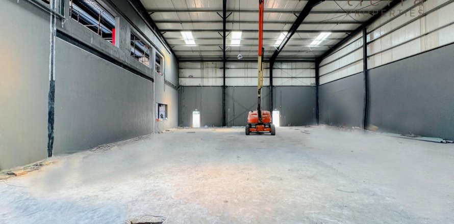 1021.9m² Warehouse in Al Khawaneej, UAE No. 48813