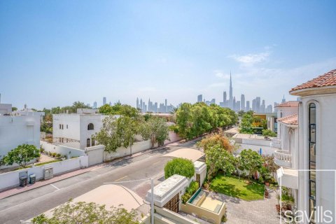 Villa de 5 dormitorios en Jumeirah, UAE No. 220445 12