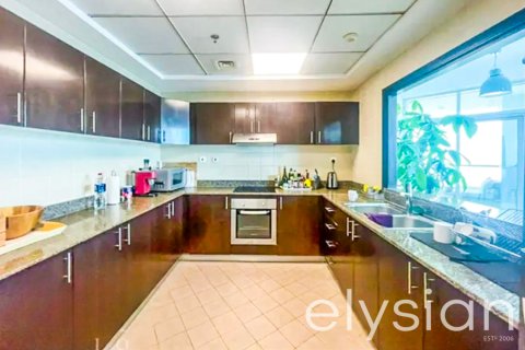 3 bedrooms Apartment in The Torch, UAE No. 64636 8