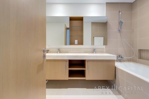 2 bedrooms Apartment in 5242, UAE No. 5748 10