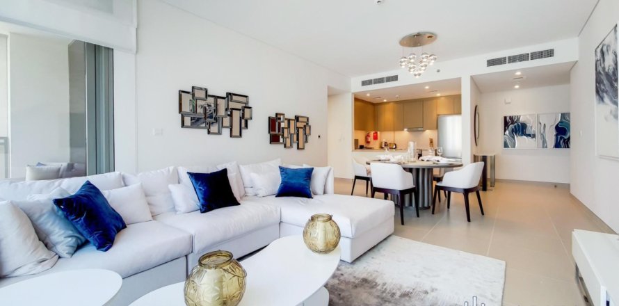 2 bedrooms Apartment in 5242, UAE No. 5748