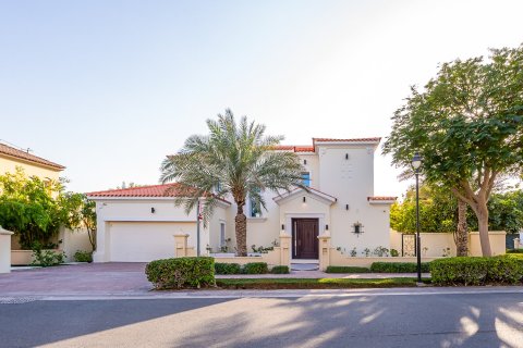 Villa de 5 chambres à Alvorada, UAE No. 199706