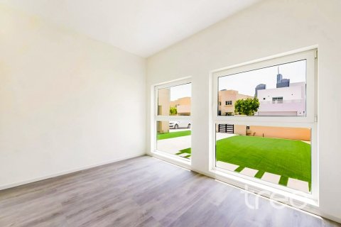 5 bedrooms Villa in Meadows, UAE No. 220757 9