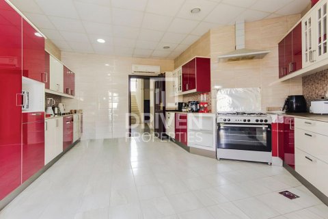 Villa de 5 dormitorios en The Villa, UAE No. 201259 8