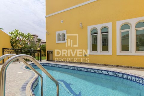 Villa de 5 dormitorios en The Villa, UAE No. 201259 13