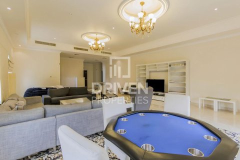 Villa de 5 dormitorios en The Villa, UAE No. 201259 3
