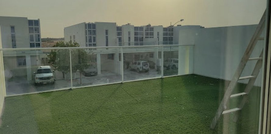 4 bedrooms Townhouse in Dubai, UAE No. 200354