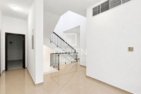Villa de 5 dormitorios en Hacienda, UAE No. 223223 10