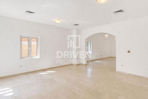Villa de 5 dormitorios en Hacienda, UAE No. 223223 8