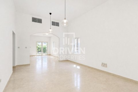 Villa de 5 dormitorios en Hacienda, UAE No. 223223 4