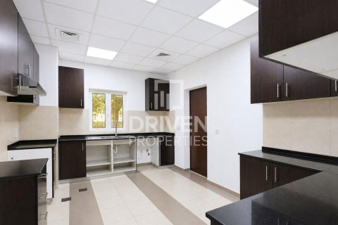 Villa de 5 dormitorios en Hacienda, UAE No. 223223 12