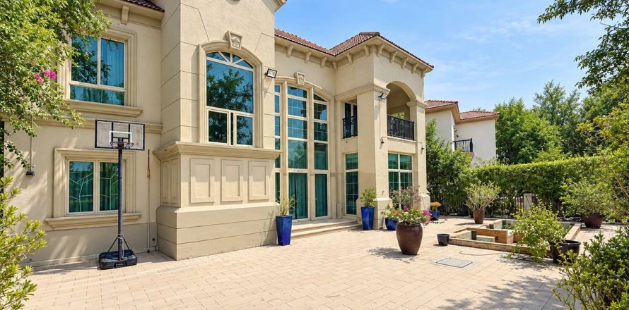 Villa de 4 chambres à Jumeirah Islands, UAE No. 151631