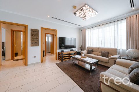 Villa de 4 chambres à Legacy, UAE No. 222685 19
