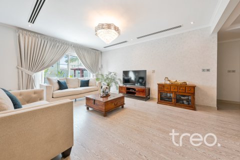 Villa de 4 chambres à Legacy, UAE No. 222685 6