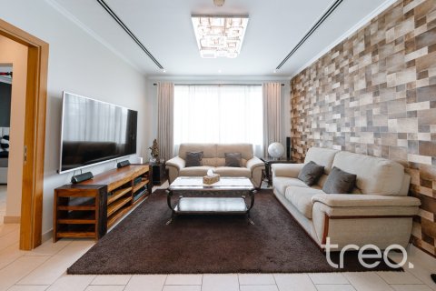 Villa de 4 chambres à Legacy, UAE No. 222685 18