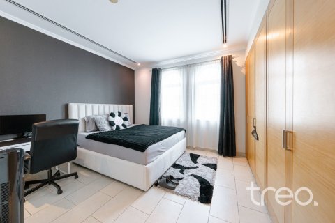 Villa de 4 chambres à Legacy, UAE No. 222685 22