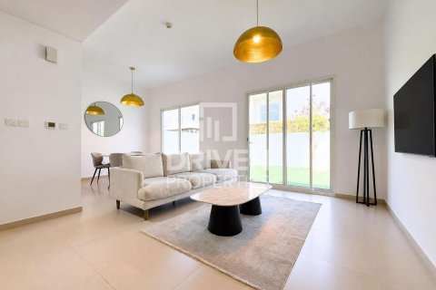 Townhouse de 3 dormitorios en Arabella Townhouses, UAE No. 214995 3