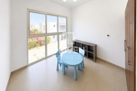 Townhouse de 3 dormitorios en Arabella Townhouses, UAE No. 214995 4