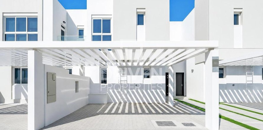 Townhouse de 3 dormitorios en Arabella Townhouses, UAE No. 214995