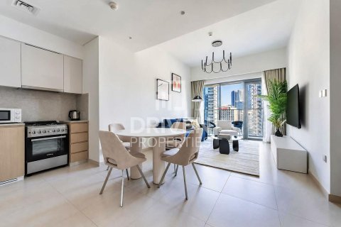 Apartment de 2 dormitorios en Burj Royale, UAE No. 204692 5