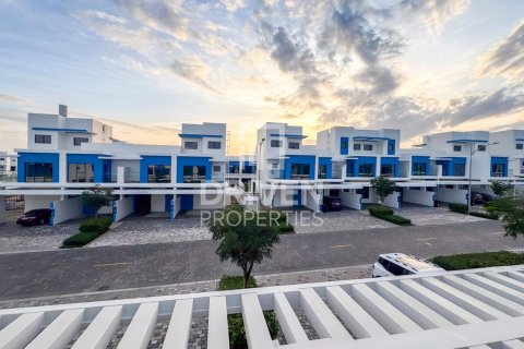 4 bedrooms Townhouse in Damac Lagoons, UAE No. 212367 17