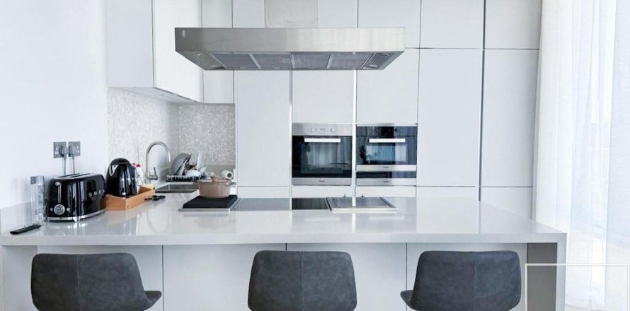 Apartment de 2 dormitorios en Seventh Heaven, UAE No. 222602