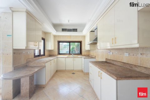 6 bedrooms Villa in Al Barsha, UAE No. 216542 25