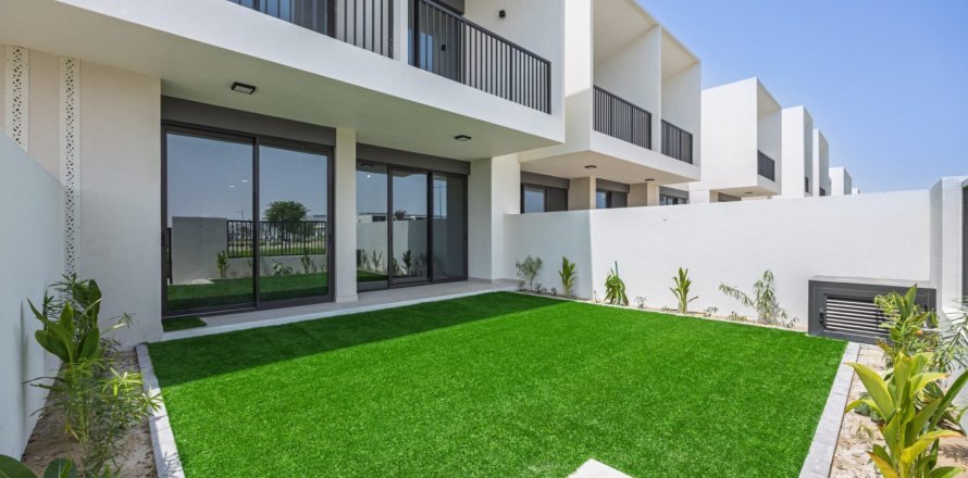 Townhouse de 3 dormitorios en Town Square, UAE No. 155087
