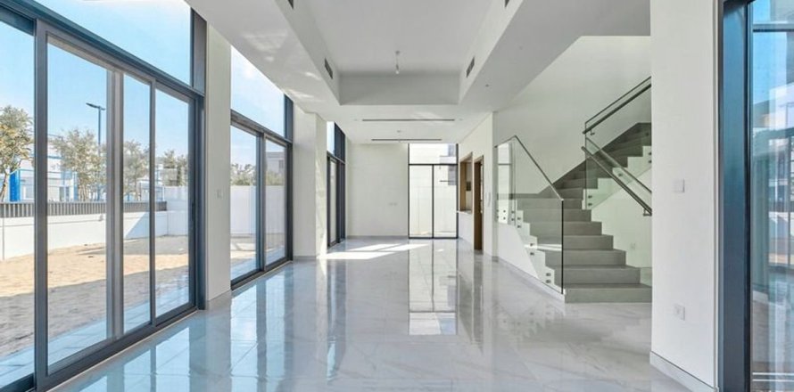 Villa de 4 dormitorios en Al Furjan, UAE No. 205083