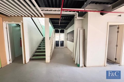 2415m² Warehouse in Al Qusais Industrial Area, UAE No. 153797 13