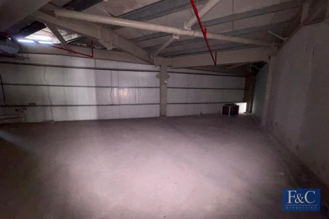 2415m² Warehouse in Al Qusais Industrial Area, UAE No. 153797 3