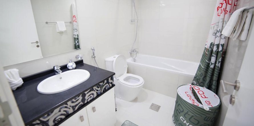 Квартира с 2 спальнями в Бизнес-Бэй, ОАЭ №95091