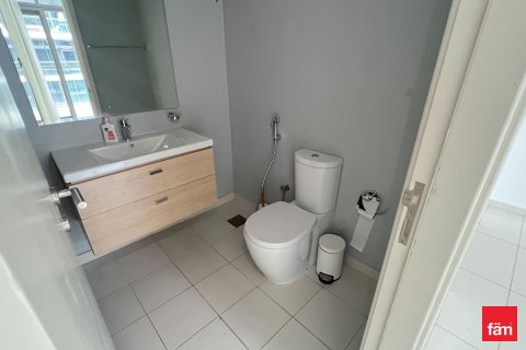2 bedrooms Apartment in Dubai, UAE No. 215760 17
