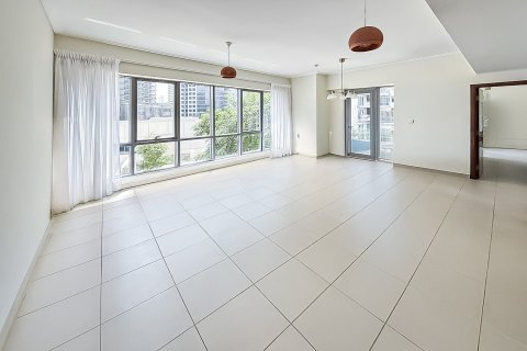 Apartment de 2 dormitorios en South Ridge 5, UAE No. 221716