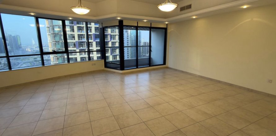 4 bedrooms Apartment in Dubai, UAE No. 213367