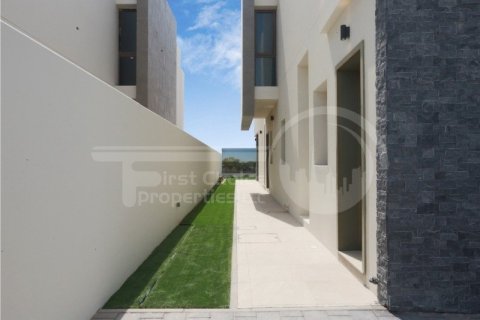 Вилла с 4 спальнями на Yas Acres, ОАЭ №12204 4