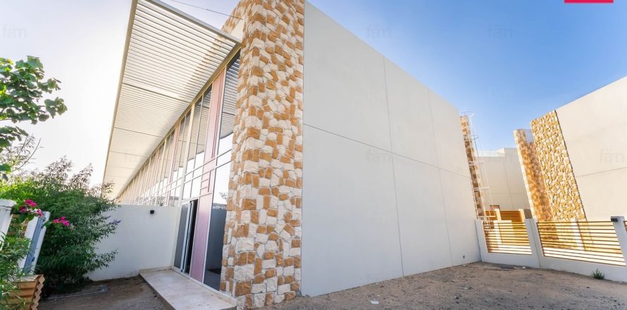 Townhouse de 2 dormitorios en Dubai, UAE No. 150887