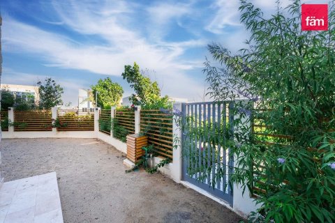 Townhouse de 2 dormitorios en Dubai, UAE No. 150887 9