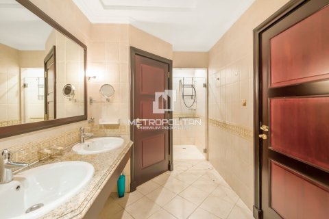 Villa de 4 dormitorios en Palm Jumeirah, UAE No. 128581 30