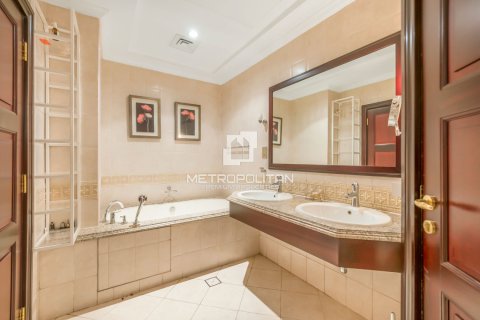 Villa de 4 dormitorios en Palm Jumeirah, UAE No. 128581 29