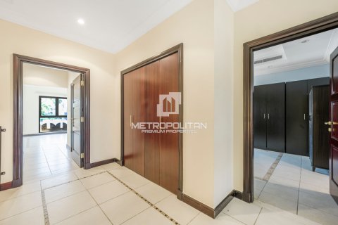 Villa de 4 dormitorios en Palm Jumeirah, UAE No. 128581 25