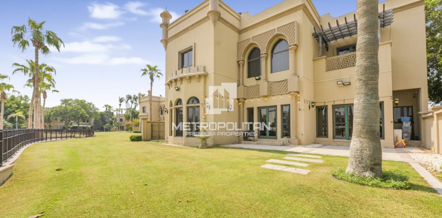 Villa de 4 dormitorios en Palm Jumeirah, UAE No. 128581