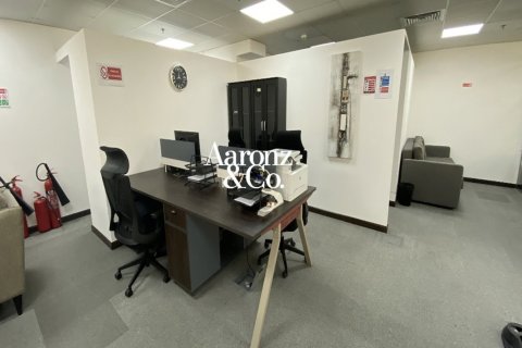 Офис 157м² в Джумейра Лейк Тауэрс, ОАЭ №224345 7