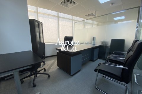 Офис 157м² в Джумейра Лейк Тауэрс, ОАЭ №224345 5