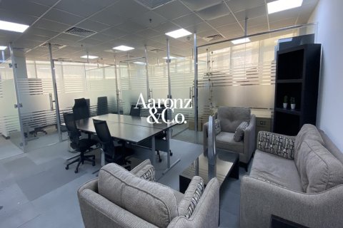 Офис 157м² в Джумейра Лейк Тауэрс, ОАЭ №224345
