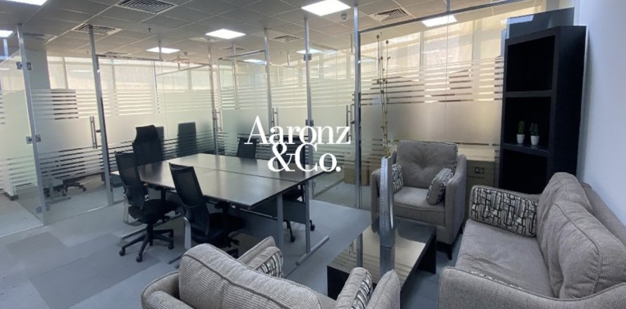 Офис 157м² в Джумейра Лейк Тауэрс, ОАЭ №224345